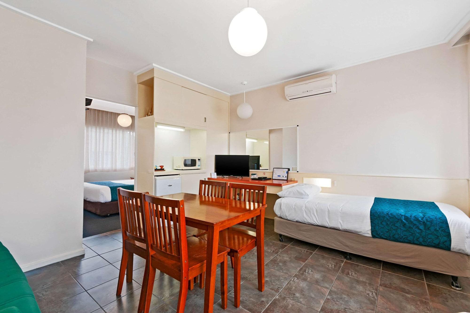 Comfort Inn & Suites Lakes Entrance Exterior photo