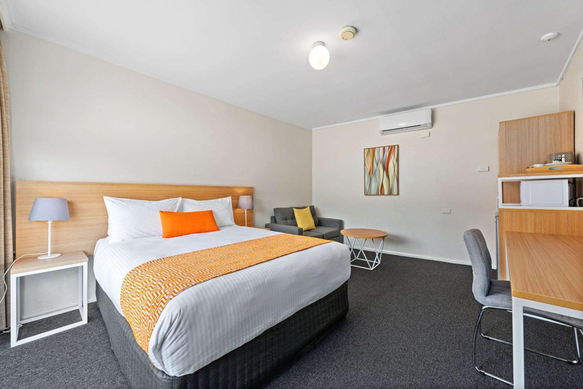 Comfort Inn & Suites Lakes Entrance Exterior photo